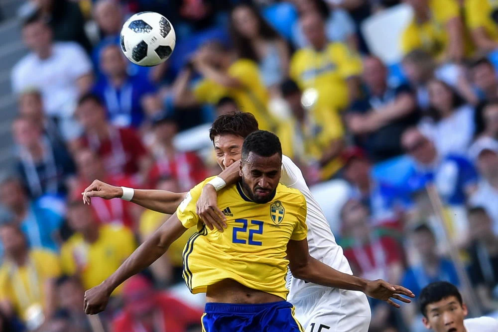 Isaac Kiese Thelin playing for Sweden