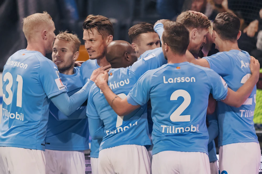 Malmö FF players celebrating a goal