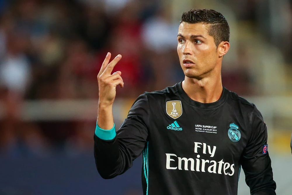 Cristiano Ronaldo showing two of his fingers