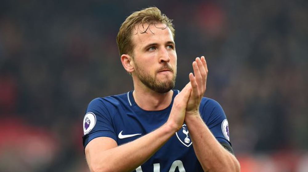 Harry Kane - applauding